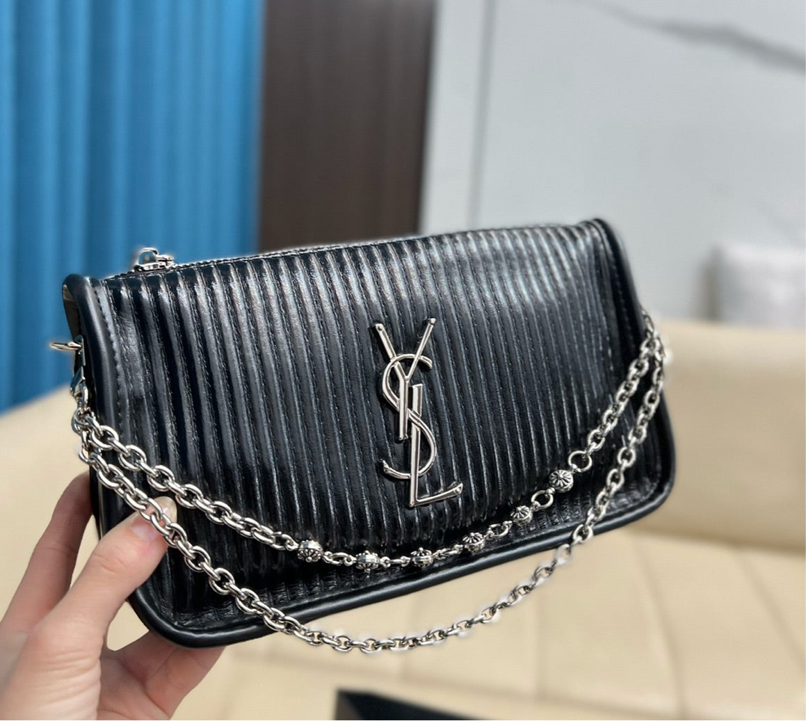 Woman YSL shoulder handbag